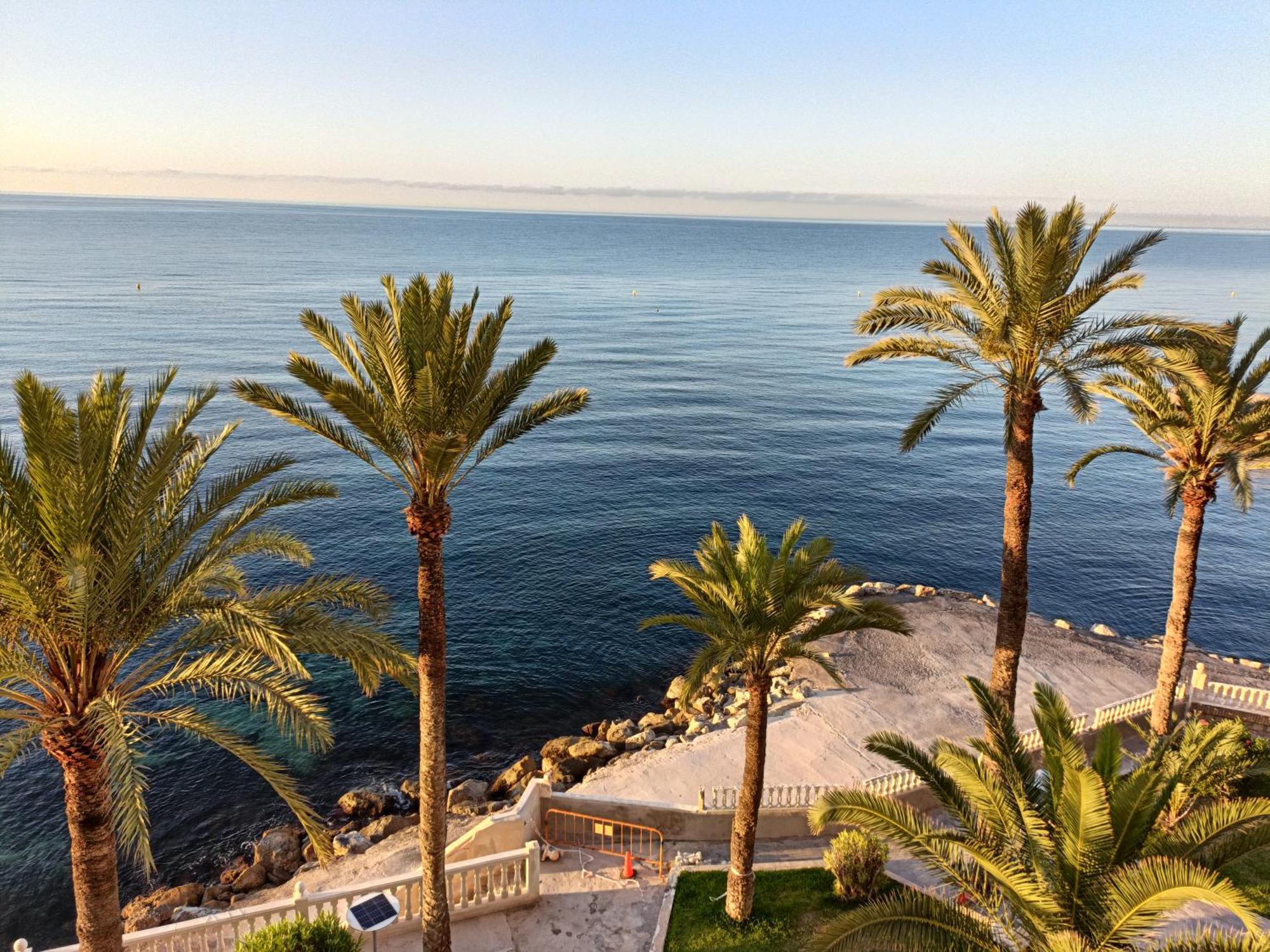 Superb Sea View Apartment Alicante Eksteriør billede